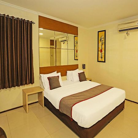 Super Oyo Townhouse Oak Hotel Fiducia Serpong Luaran gambar