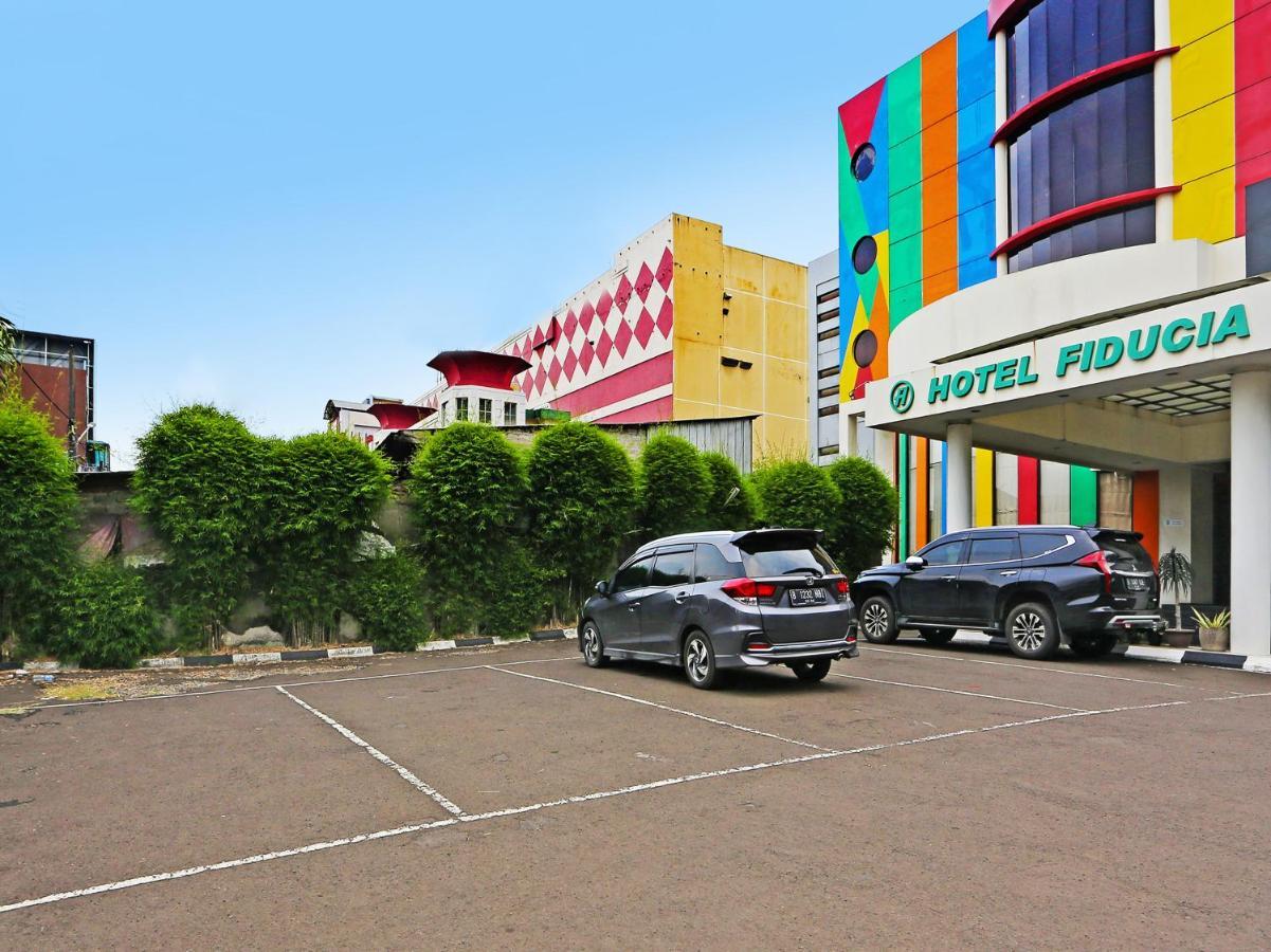 Super Oyo Townhouse Oak Hotel Fiducia Serpong Luaran gambar