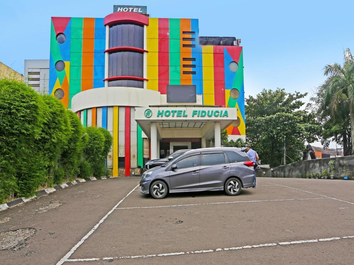 Super Oyo Townhouse Oak Hotel Fiducia Serpong Luaran gambar