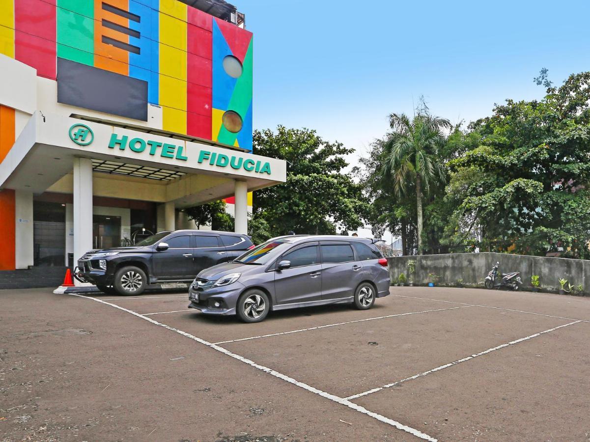 Super Oyo Townhouse Oak Hotel Fiducia Serpong Luaran gambar