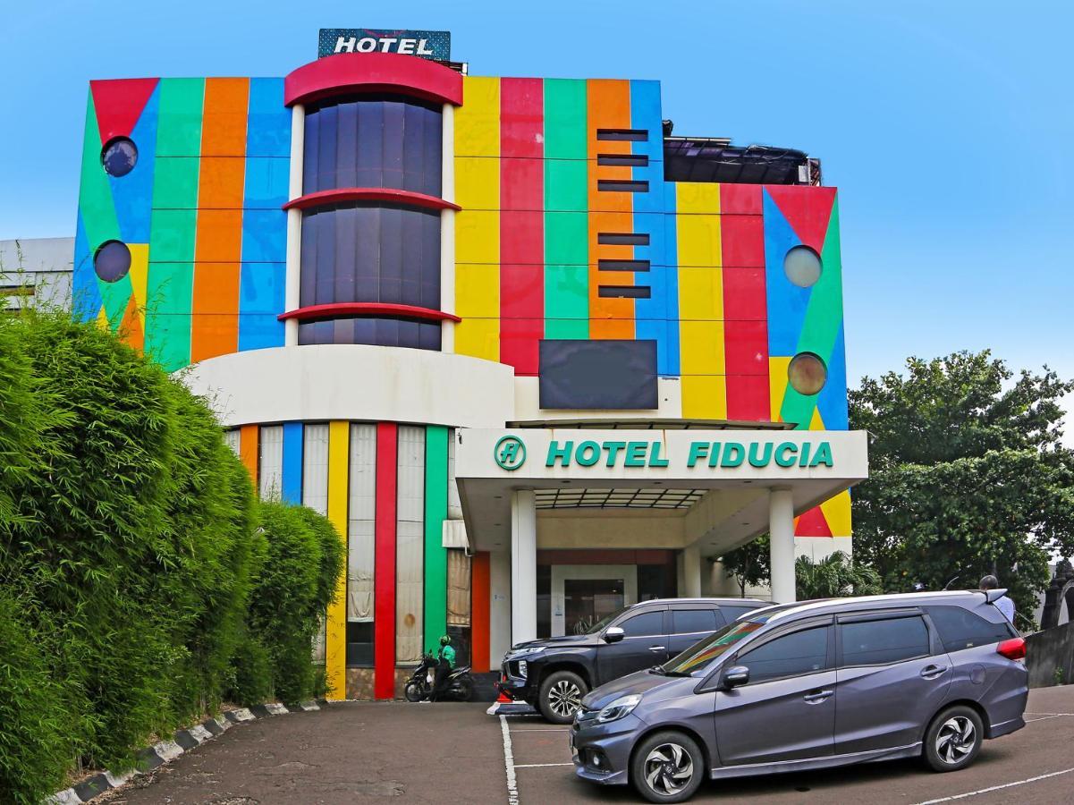 Super Oyo Townhouse Oak Hotel Fiducia Serpong Luaran gambar