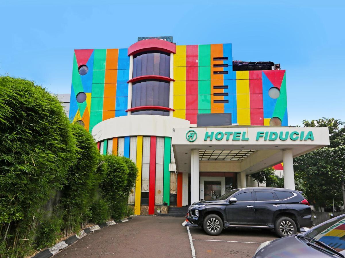 Super Oyo Townhouse Oak Hotel Fiducia Serpong Luaran gambar