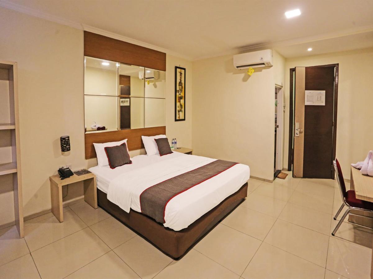 Super Oyo Townhouse Oak Hotel Fiducia Serpong Luaran gambar