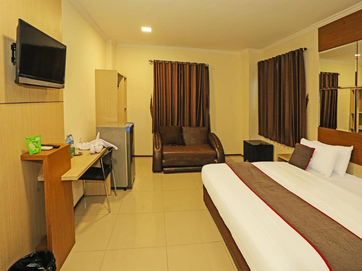 Super Oyo Townhouse Oak Hotel Fiducia Serpong Luaran gambar