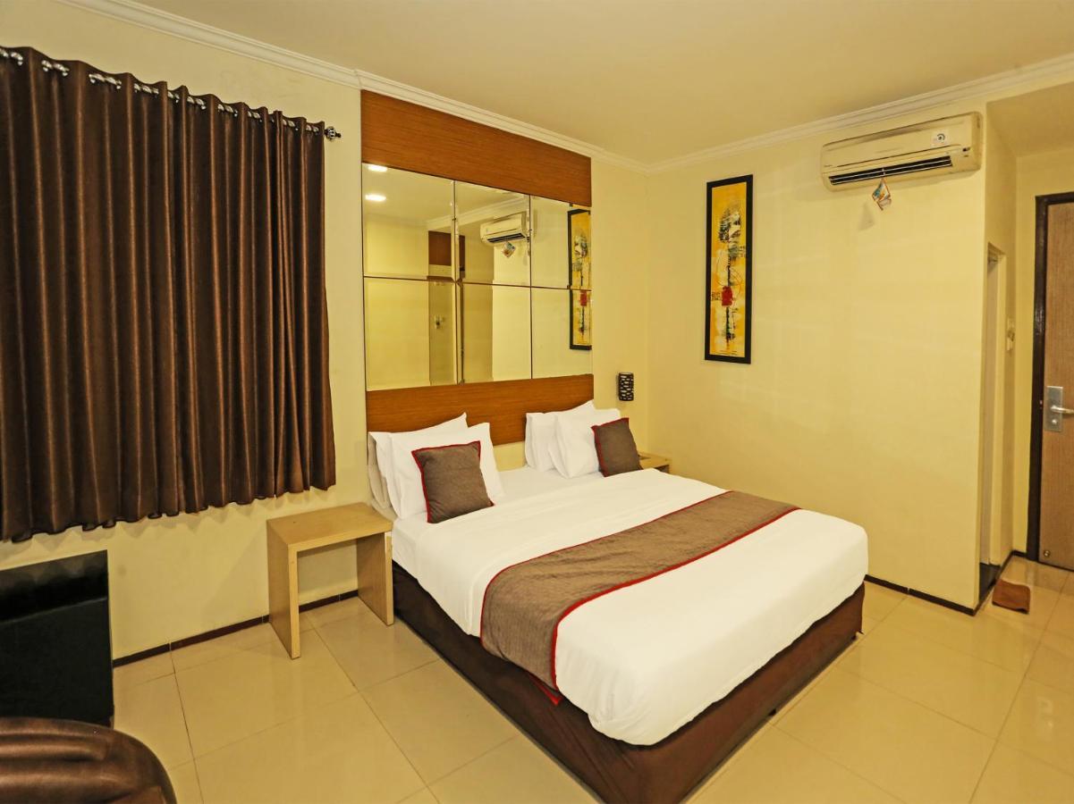 Super Oyo Townhouse Oak Hotel Fiducia Serpong Luaran gambar