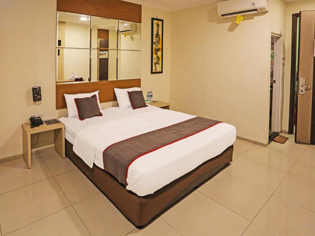 Super Oyo Townhouse Oak Hotel Fiducia Serpong Luaran gambar