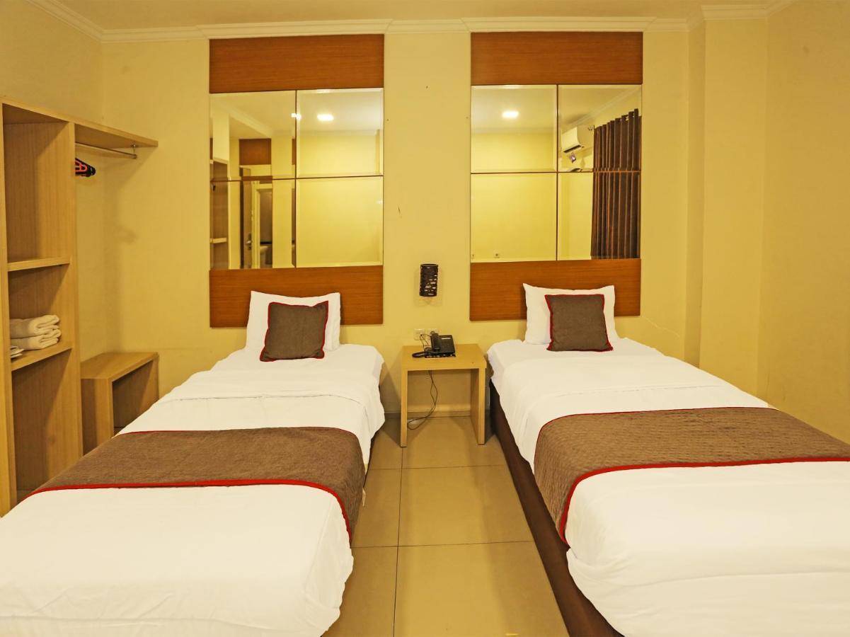 Super Oyo Townhouse Oak Hotel Fiducia Serpong Luaran gambar