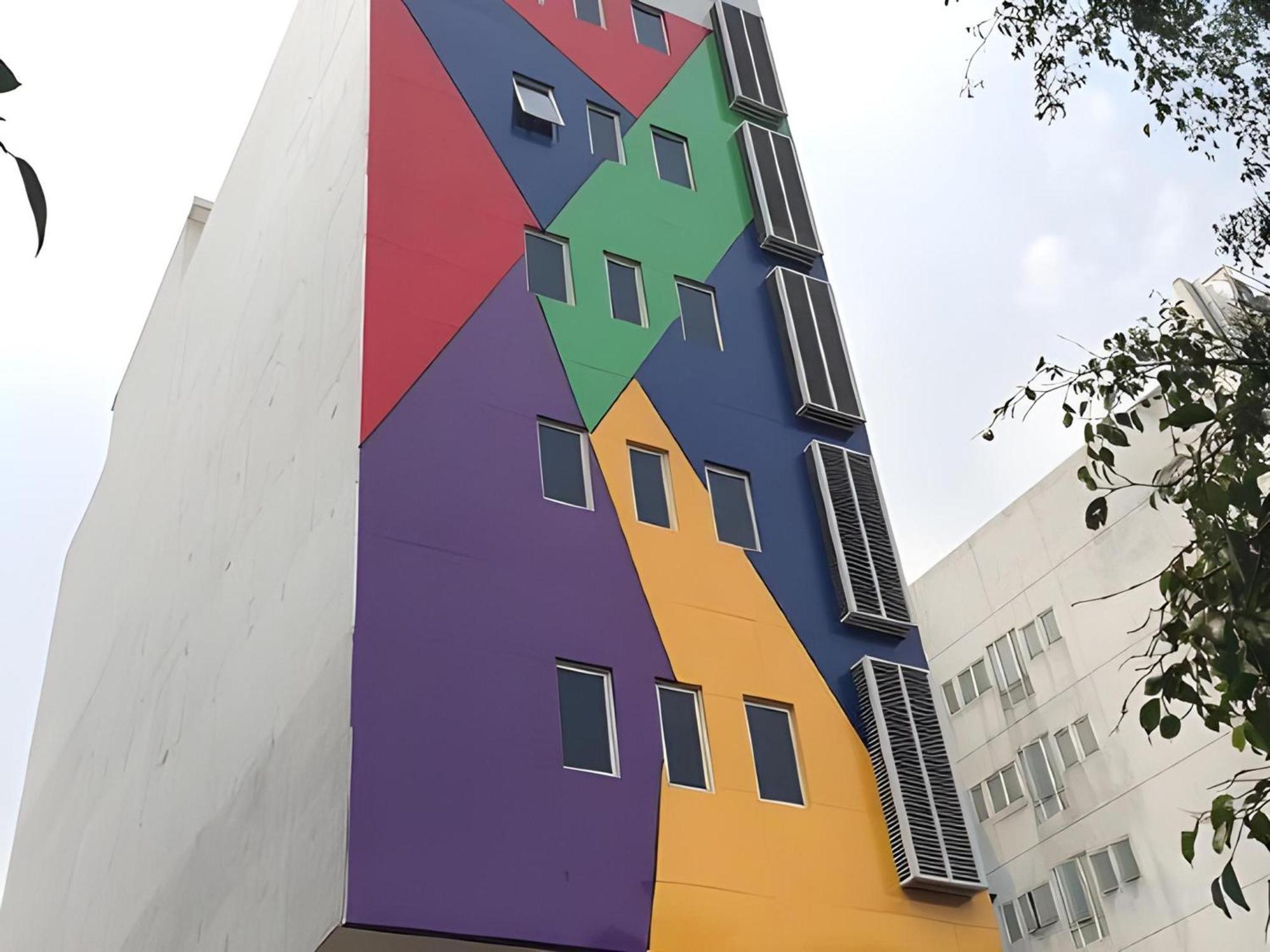 Super Oyo Townhouse Oak Hotel Fiducia Serpong Luaran gambar