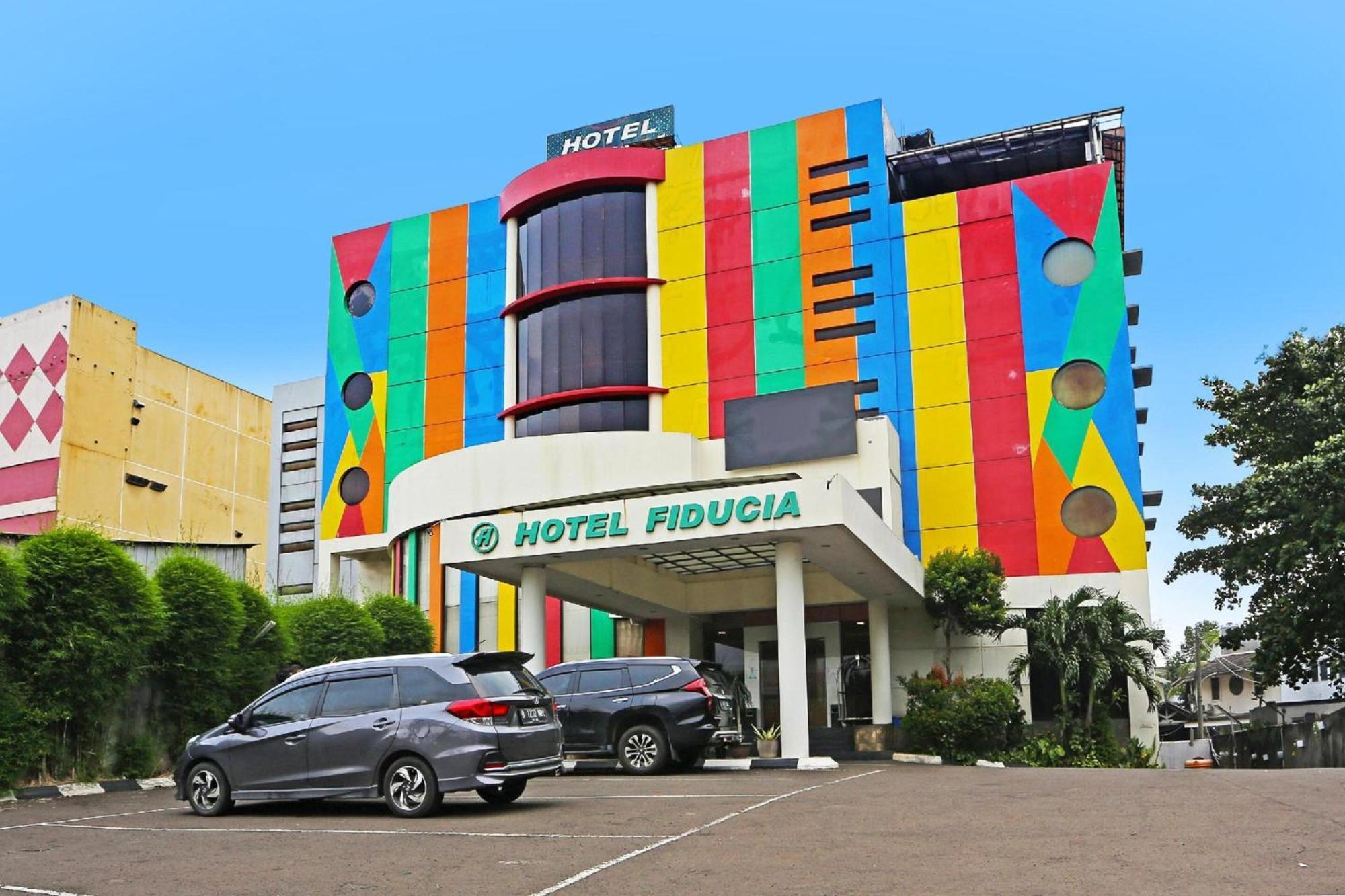 Super Oyo Townhouse Oak Hotel Fiducia Serpong Luaran gambar